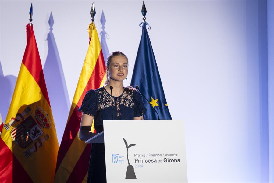 La princesa Leonor durante la ceremonia de entrega de los Premios Princesa de Girona 2024 hoy miércoles en Lloret de Mar. EFE/David Borrat.