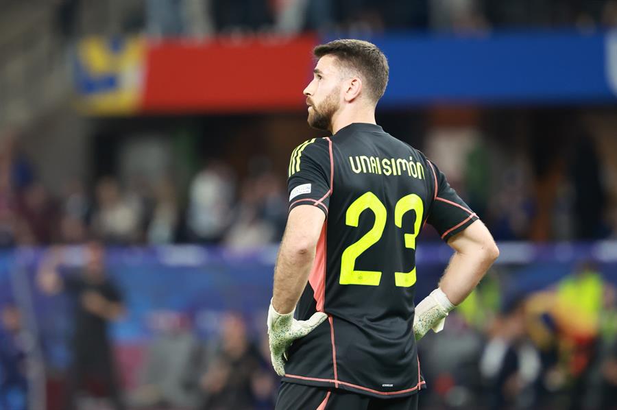 El portero de la Selección, Unai Simón, durante el partido que enfrentó a los españoles a los ingleses en la Eurocopa / EFE