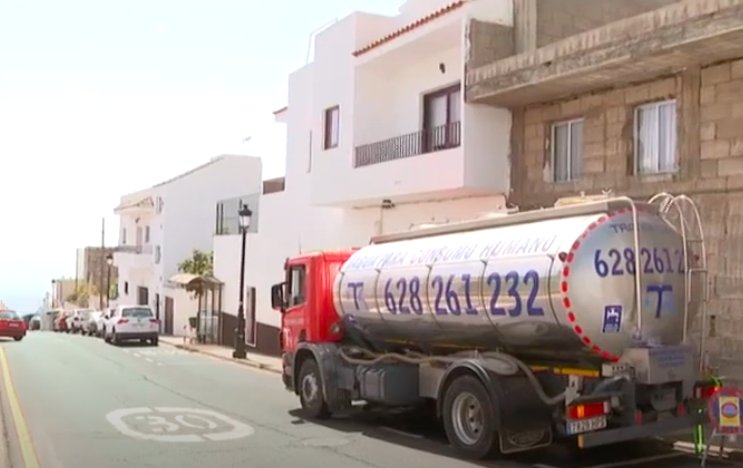 Después de un largo periodo de 21 días sin acceso a agua potable, los vecinos de Arafo, en Tenerife, pueden respirar aliviados