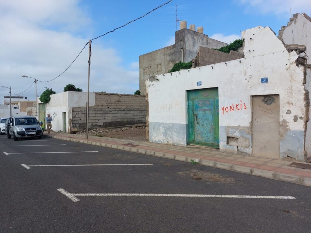 El Ayuntamiento de Arrecife (Lanzarote) clausura un nuevo fumadero de drogas en la zona de Las Rapaduras