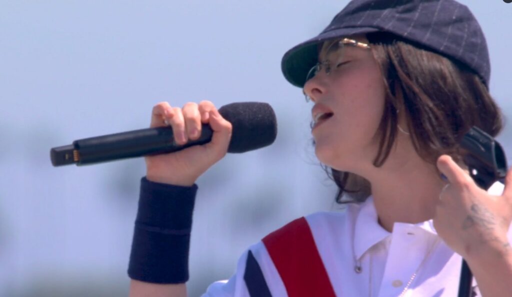 Billie Eilish cantando en directo en Los Ángeles. Fuente: Cuenta oficial de X de los JJ.OO