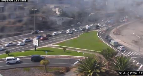 Retenciones por un choque en la Avenida Marítima. Fuente: Policía Local Las Palmas de Gran Canaria