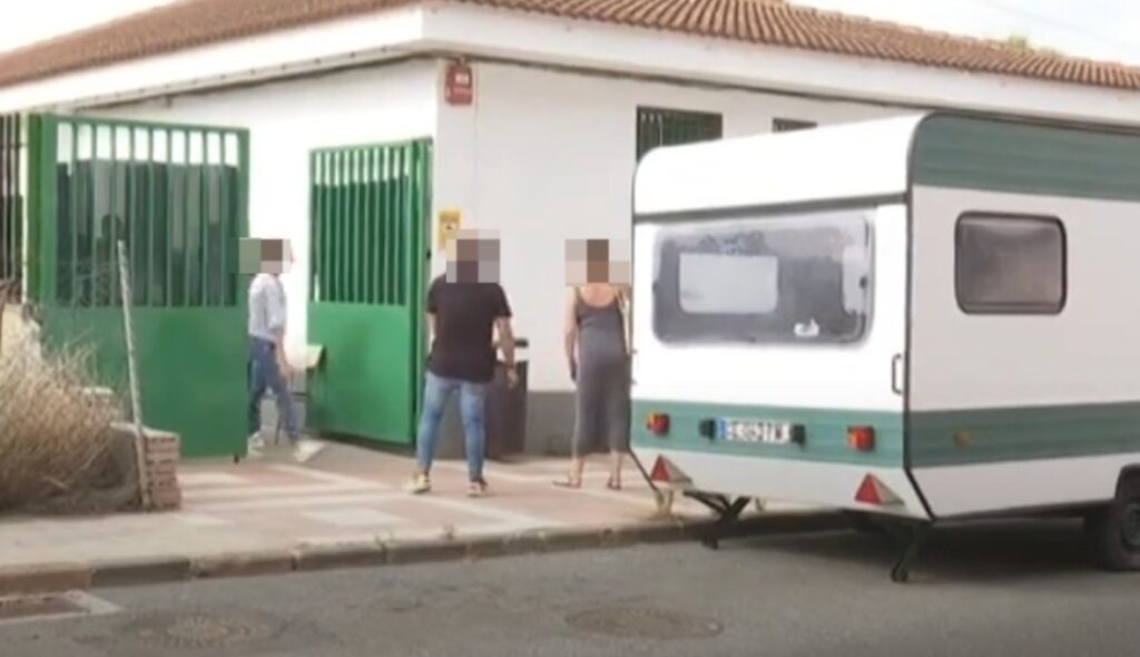 Momento del desalojo en el centro de menores migrantes ubicado en "El Fondillo"

Foto RTVC