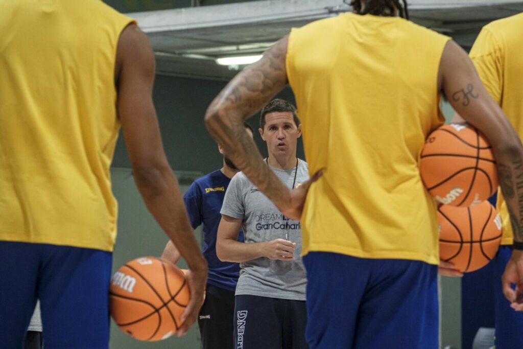 Lakovic afirma estar "contento" con la plantilla con la que el Dreamland Gran Canaria inicia la pretemporada: "Hemos hechos un buen verano con los fichajes"