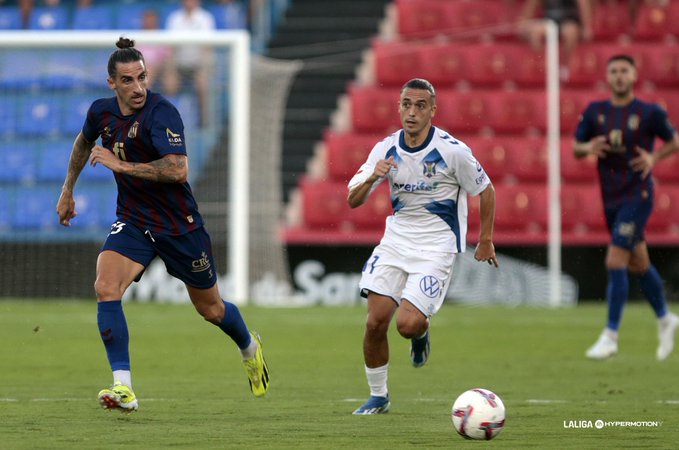 2-1. CD Eldense-CD Tenerife|Derrota del equipo de Óscar Cano en el estreno de la temporada