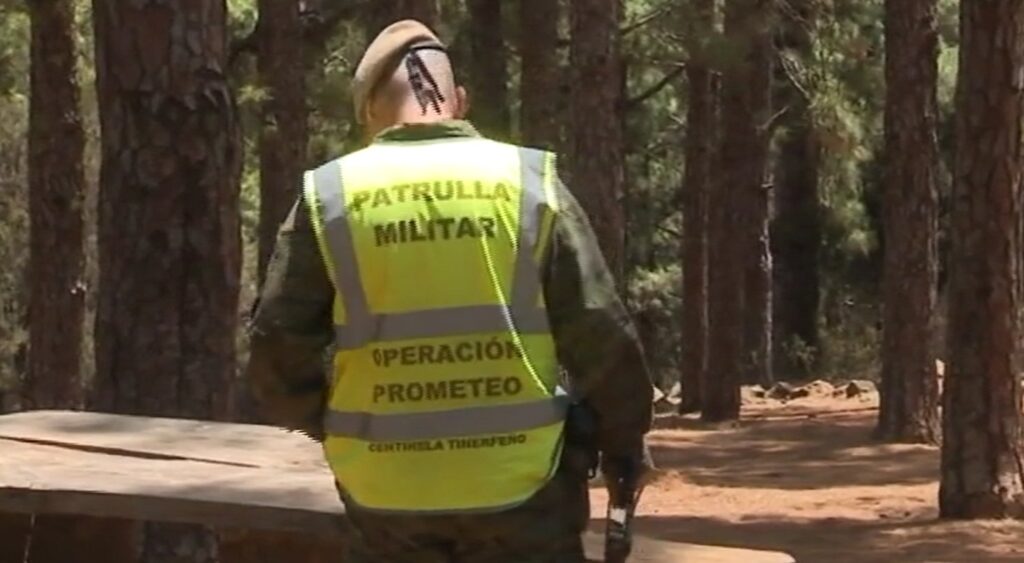 Más de 30 militares patrullan montes de Tenerife