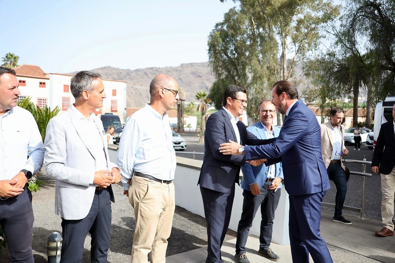 Imágenes de la visita del ministro Óscar Puente a la carretera de La Costa en La Palma. Foto Gobierno de Canarias 