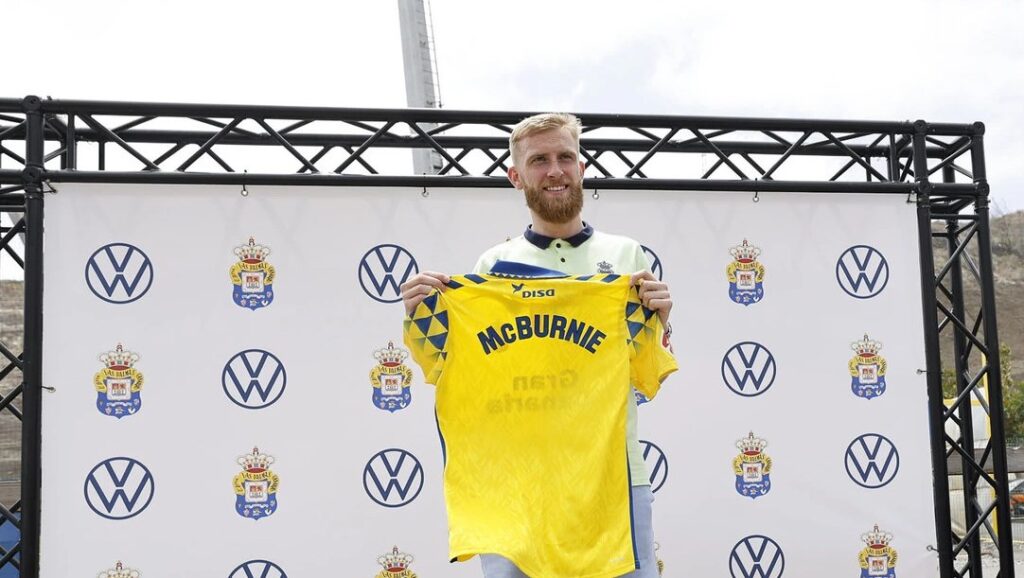 La UD Las Palmas presenta a Oliver McBurnie