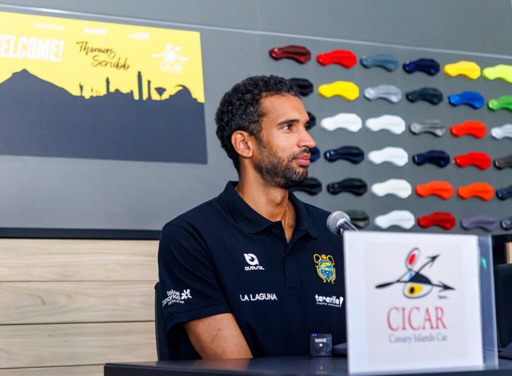 El nuevo jugador del CB Canarias, Thomas Scrubb durante su presentación. Fuente: Cuenta de X oficial del CB Canarias