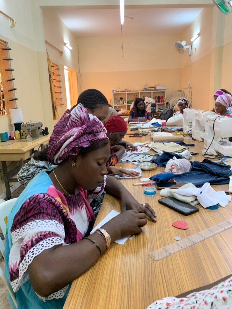 Jóvenes senegalesas en programas de inserción laboral