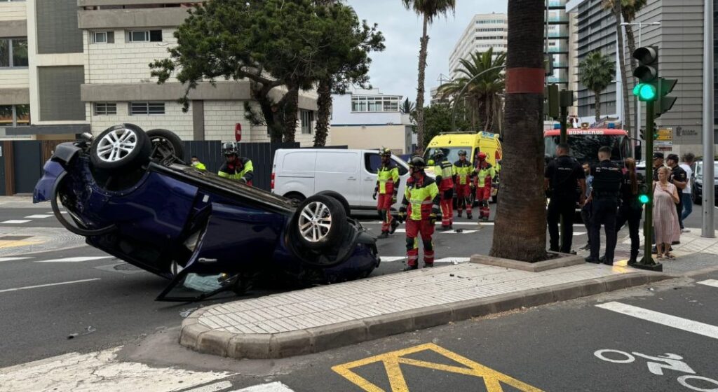 Vuelca un vehículo en Las Palmas de Gran Canaria. Fuente: Policía LPA