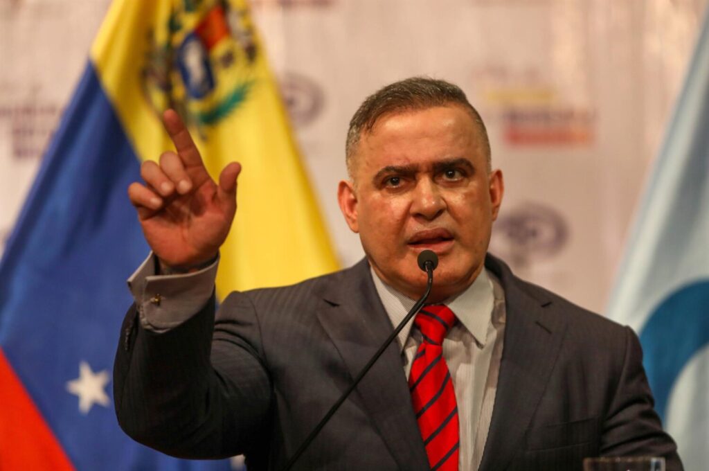 El fiscal general de Venezuela niega la existencia órdenes de detención contra Machado y González