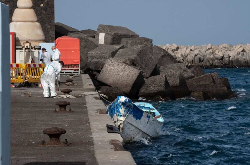 Llega un cayuco con casi 50 personas a El Hierro