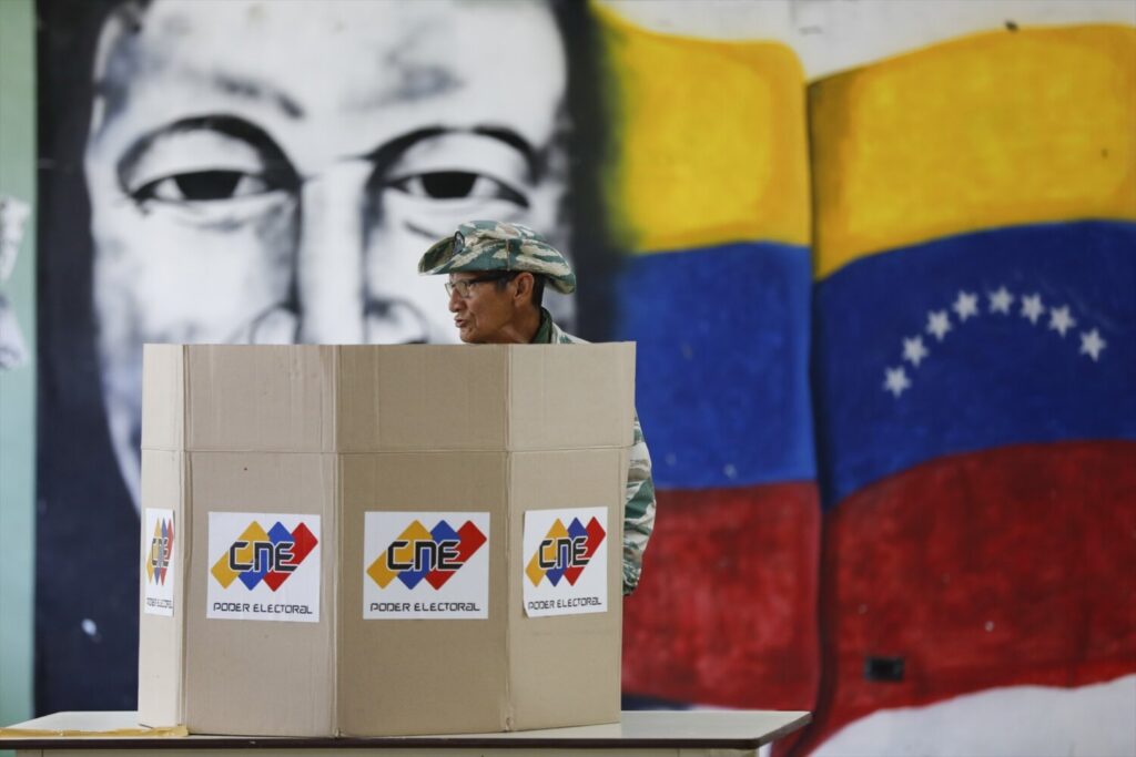 El CNE entrega las actas de las elecciones venezolanas al Supremo