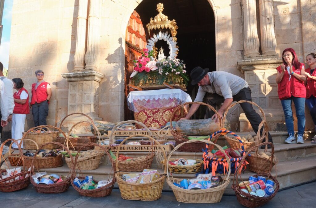 Fuerteventura disfruta de su romería en honor a la Virgen de la Peña