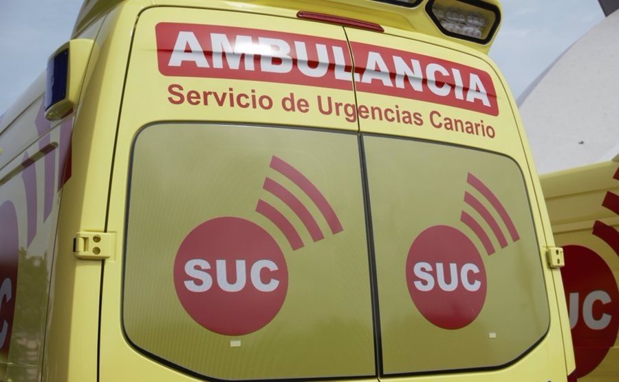 Atropello de una moto a dos peatones. Imagen: Ambulancia del Servicio de Urgencias Canario. Europa Press