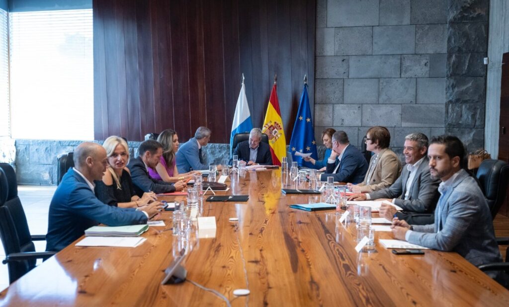 Pide al Estado cumplir sus obligaciones en migración. Imagen: Reunión del Consejo de Gobierno, lunes, 23 de septiembre. Presidencia del Gobierno