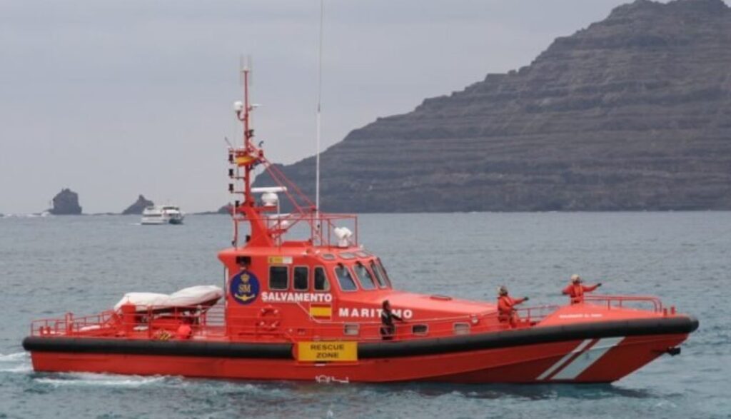 Rescatan dos cayucos con al menos 93 personas en Lanzarote y Fuerteventura