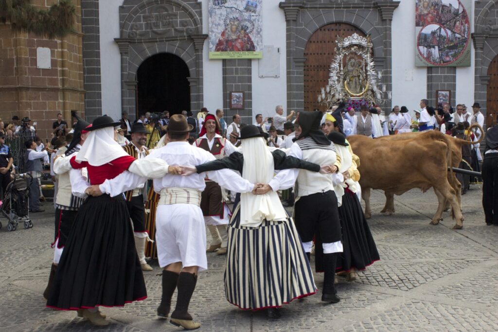 Romería-Ofrenda del Pino