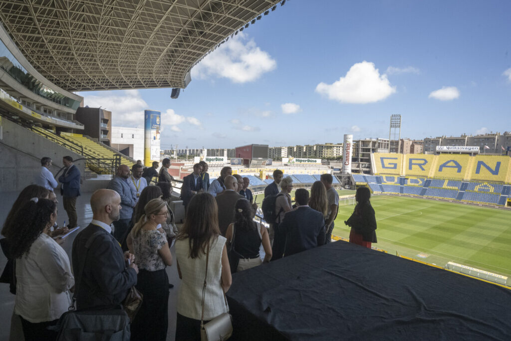 Los técnicos de la FIFA en el Estadio de Gran Canaria. Fuente: Cabildo de Gran Canaria