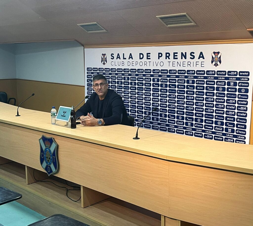 Mauro Pérez durante la rueda de prensa ante los medios de comunicación / RTVC