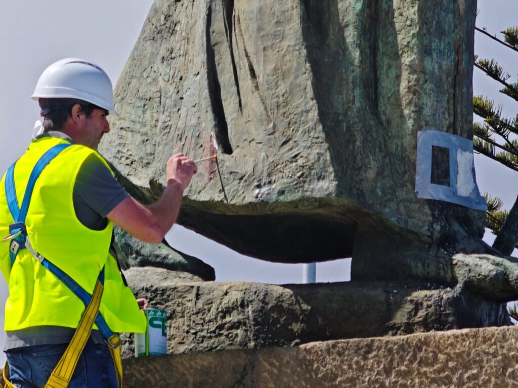 La empresa encargada de hacer el análisis ha tomado muestras al monumento de Padre Anchieta / Ayuntamiento de La Laguna