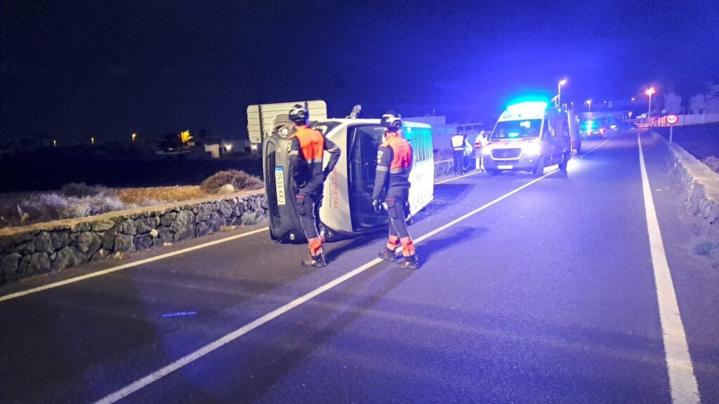 Herido en un vuelco lateral en Lanzarote