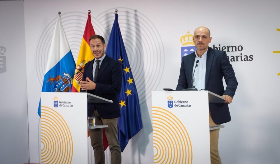 Mariano Hernández Zapata y Alfonso Cabello tras el Consejo de Gobierno. Imagen Presidencia del Gobierno