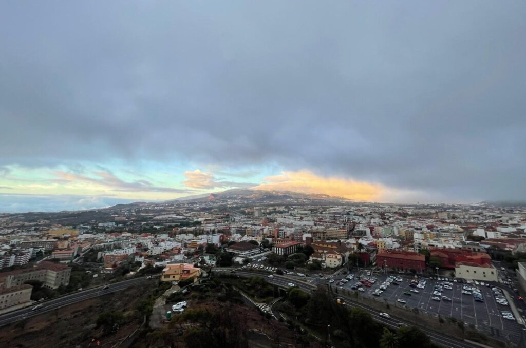 Aumenta la sensación de bochorno en Canarias. La Laguna, Tenerife. Imagen RTVC/Antonio Cárdenes