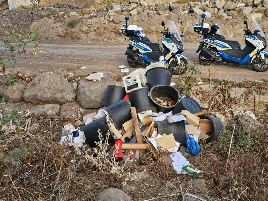 Policía Local identifica al autor de un vertido en Barranco Seco, Gran Canaria