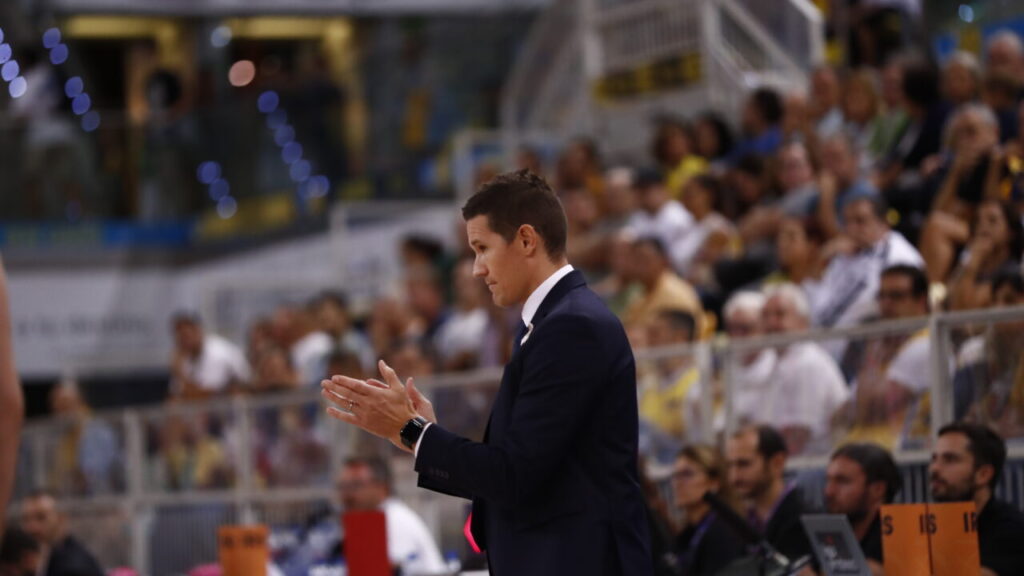 El entrenador del 'Granca', Jaka Lakovic, durante el partido de este sábado.