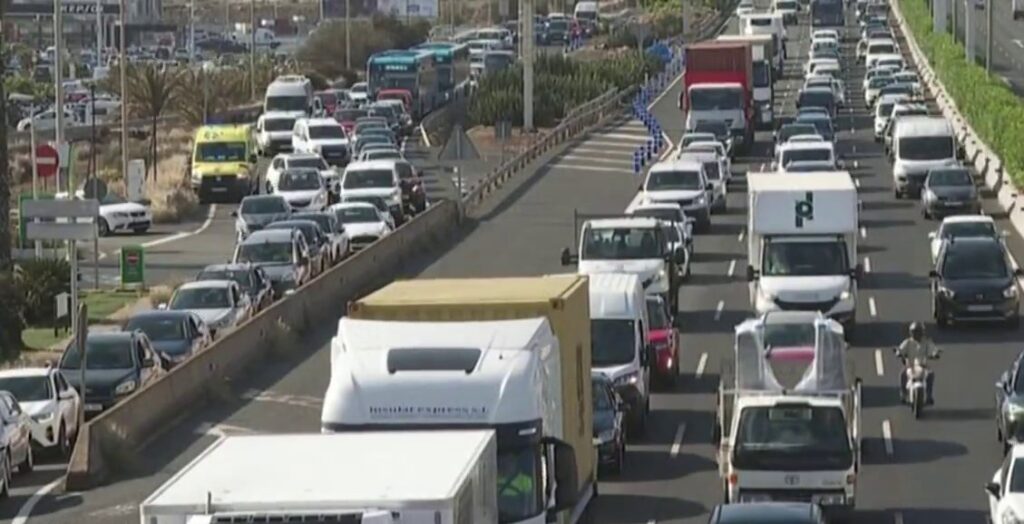 Retenciones, una estampa habitual en las carreteras de Gran Canaria