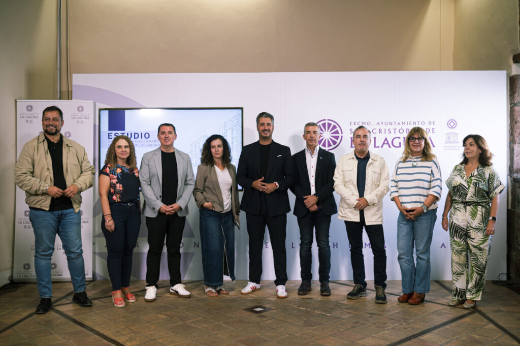 La Laguna invertirá más de 20 millones para la vivienda. Luis Yeray Gutiérrez, alcalde de La Laguna en la presentación del estudio sobre Situación socioeconómica de la vivienda en La Laguna, junto al resto de participantes/ Ayuntamiento de La Laguna