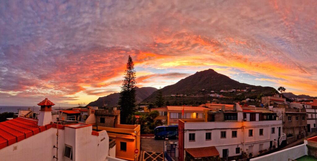 Llega a Canarias un frente de lluvias asociado al huracán Leslie. Imagen: Amanecer en Tejina, La Laguna, Tenerife.  Noemi Ebsen