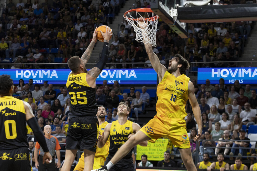 Intensa semana en 'Todo Goles Radio'. El programa de La Radio Canaria emitirá 5 encuentros deportivos de baloncesto y fútbol