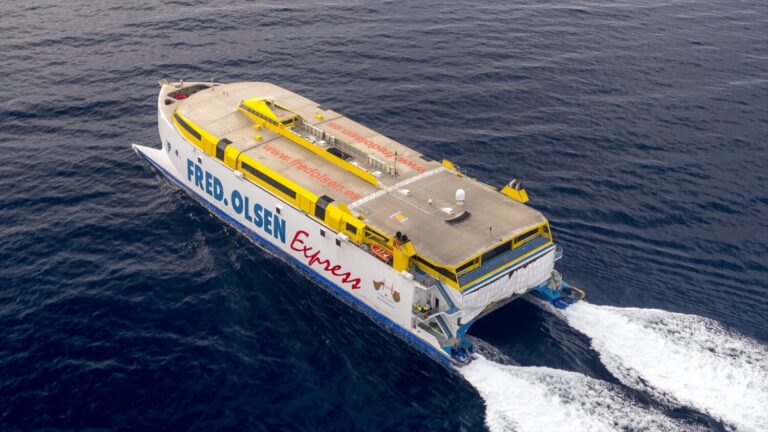 Fred Olsen y Armas Trasmediterránea apuestan por la ruta entre El Hierro y Tenerife