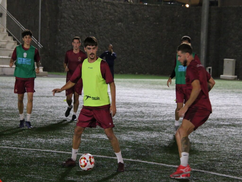 Entrenamiento previo al partido de la Copa del Rey de la UD Lanzarote / UD Lanzarote