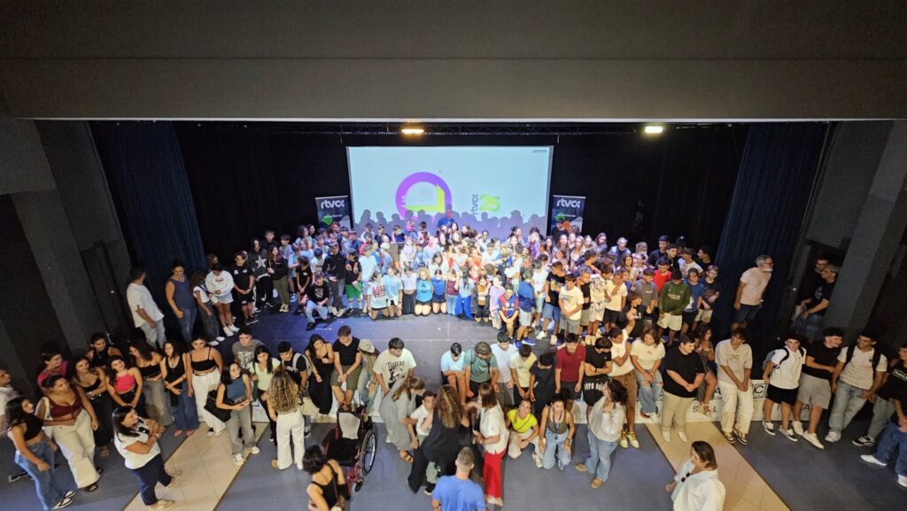 Mucha expectación entre el alumnado del IES La Oliva en la presentación de Así Somos / RTVC