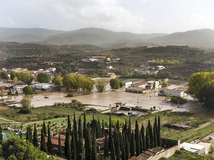 Grandes inundaciones afectan a la región conquense de Mira a causa del fuerte temporal que azota principalmente la zona este y sur de España. EFE Álvaro del Olmo