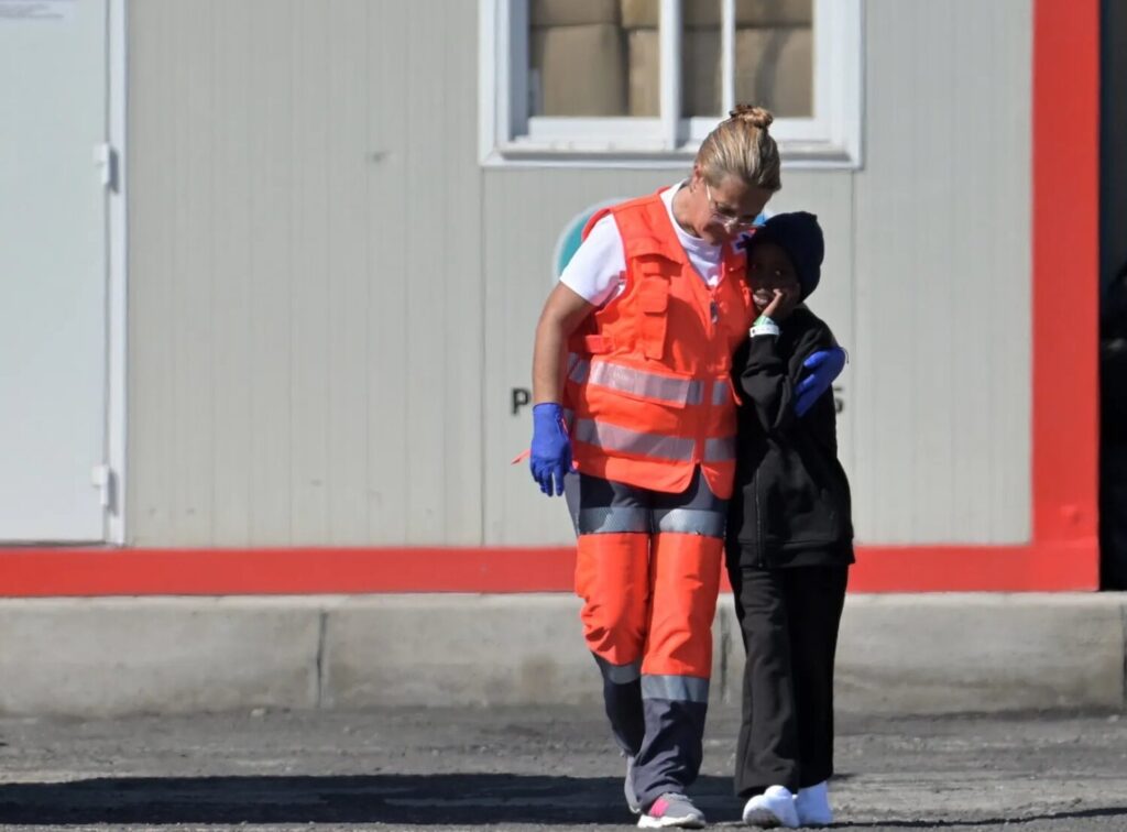 La Fiscalía explica las razonas por las que rechazó el protocolo canario para la acogida de menores migrantes. Imagen de recurso EFE