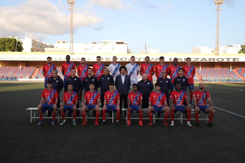 Foto oficial de la plantilla de la UD Lanzarote 
