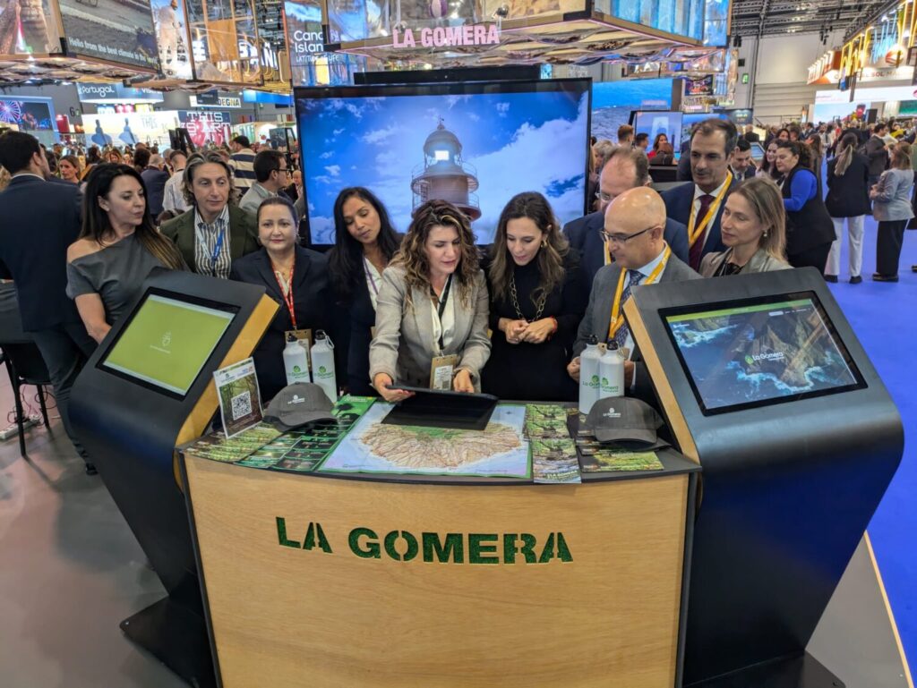 Canarias presente un año más en la World Travel Market. María Isabel Méndez, consejera de Turismo de La Gomera en el stand de La Gomera/ Turismo de La Gomera