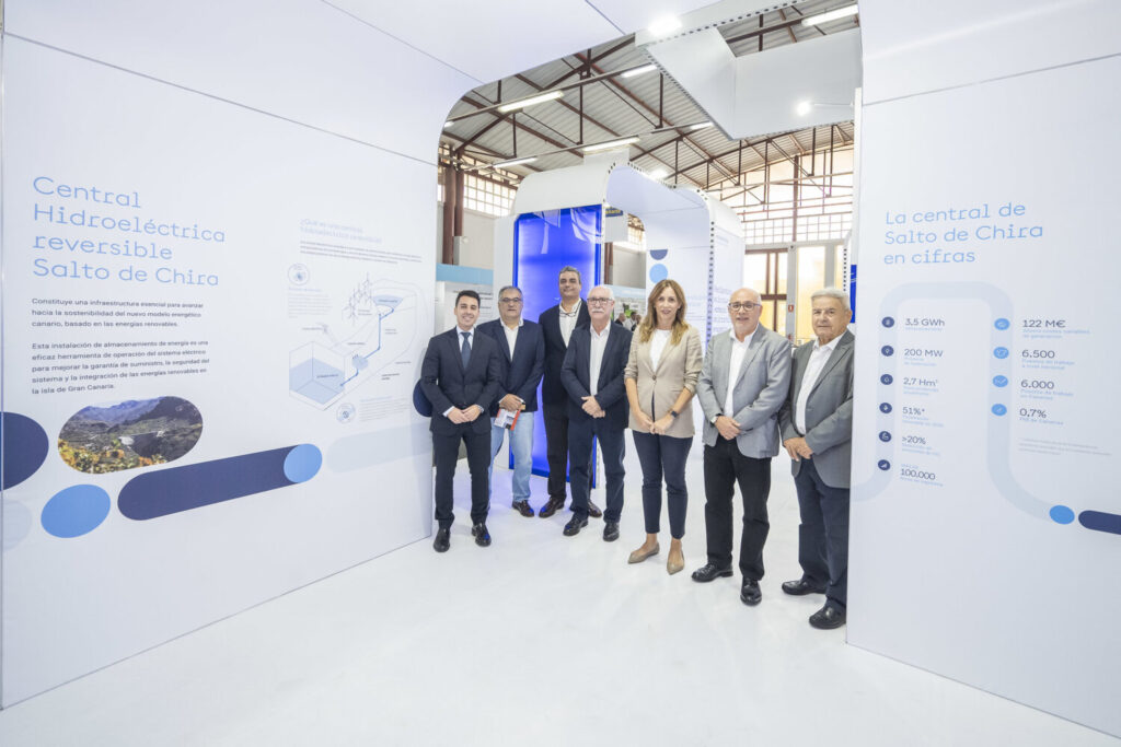 Comienza la Feria Internacional Canagua y Energía. Antonio Morales en la inauguración de la Feria Internacional Canagua y Energía/ Cabildo de Gran Canaria.