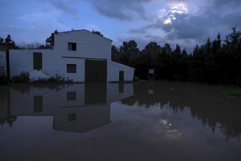 Minuto a minuto de la Dana | La Junta de Andalucía autoriza el regreso de los desalojados en Málaga y Cádiz