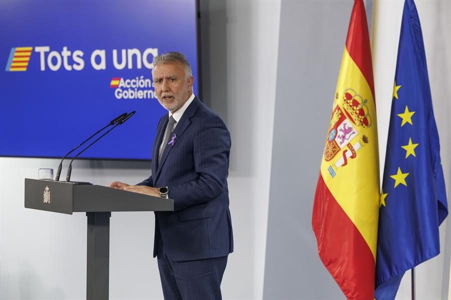 Modificar la ley de extranjería. Imagen: El ministro de Política Territorial y Memoria Democrática, Ángel Víctor Torres. EFE