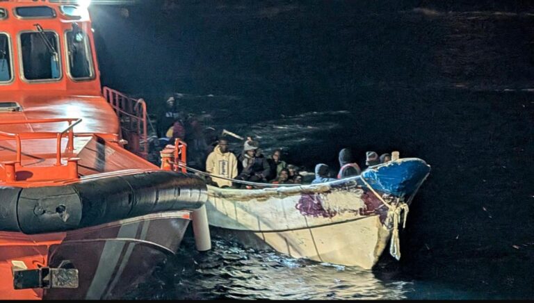 Cuatro cayucos llegan de madrugada a El Hierro y Tenerife