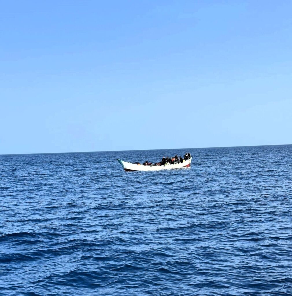 Imagen de archivo de un cayuco llegando a Canarias