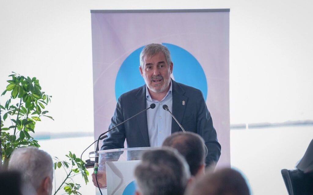 Clavijo destaca el turismo como motor económico. Imagen: Fernando Clavijo, presidente de Canarias, en el Foro Global Sur 2024 en Lanzarote. @FClavijoBatlle
