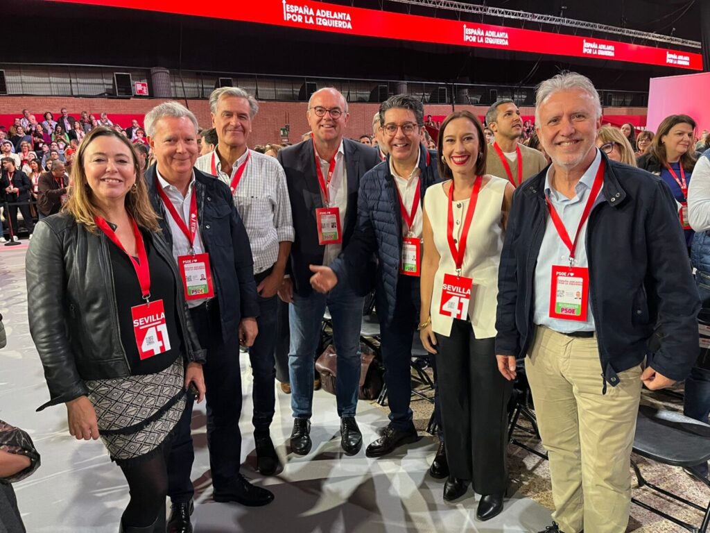 El 41º Congreso Federal del PSOE se desarrolla durante este fin de semana en el Palacio de Congreso de Sevilla (Fibes) bajo el lema España adelanta por la izquierda