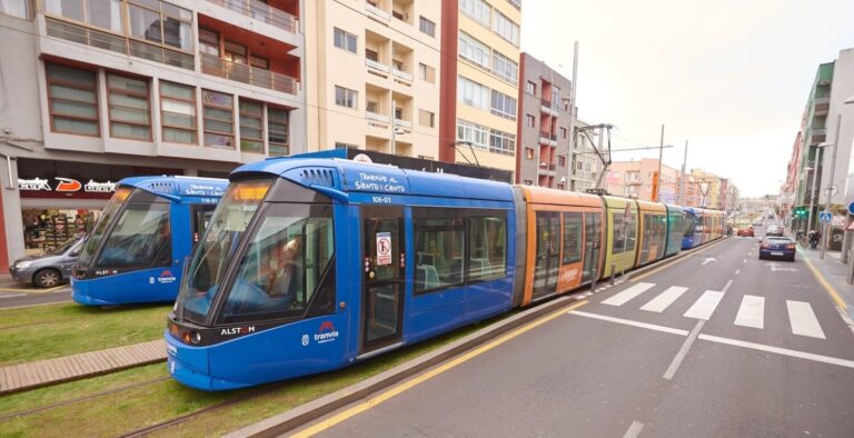 La Línea 1 del tranvía de Tenerife llega este domingo hasta La Paz por la Media Maratón Internacional